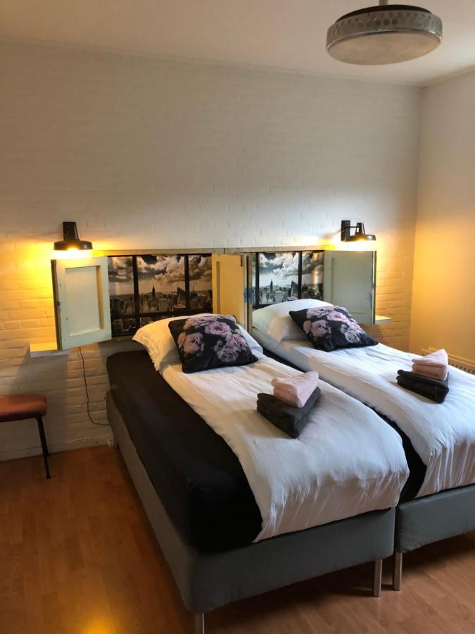 Gastenverblijf Door De Poort Tilburg Eksteriør bilde