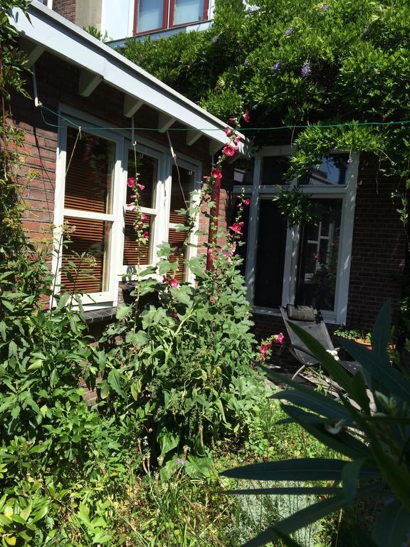 Gastenverblijf Door De Poort Tilburg Eksteriør bilde