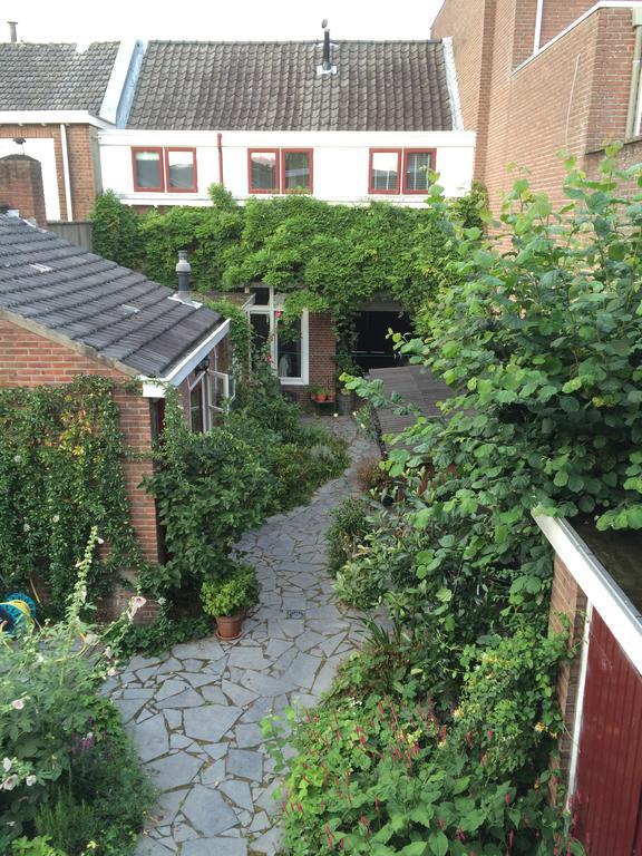 Gastenverblijf Door De Poort Tilburg Eksteriør bilde
