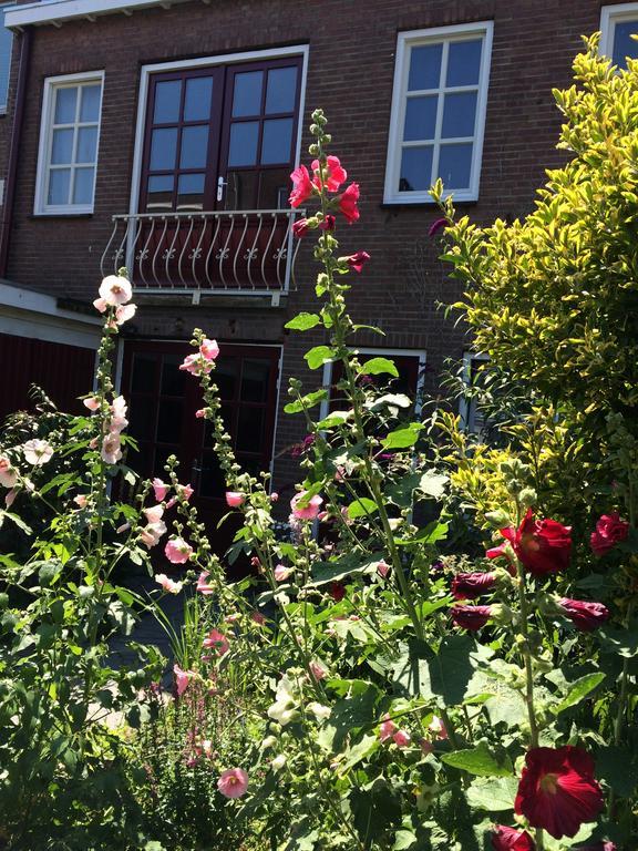 Gastenverblijf Door De Poort Tilburg Eksteriør bilde