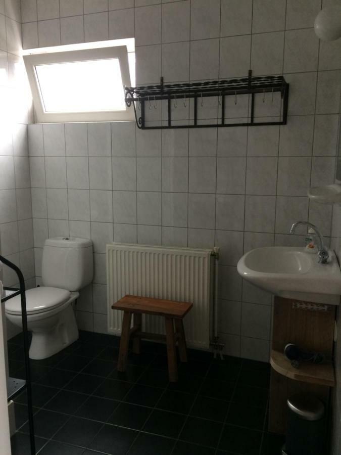 Gastenverblijf Door De Poort Tilburg Eksteriør bilde